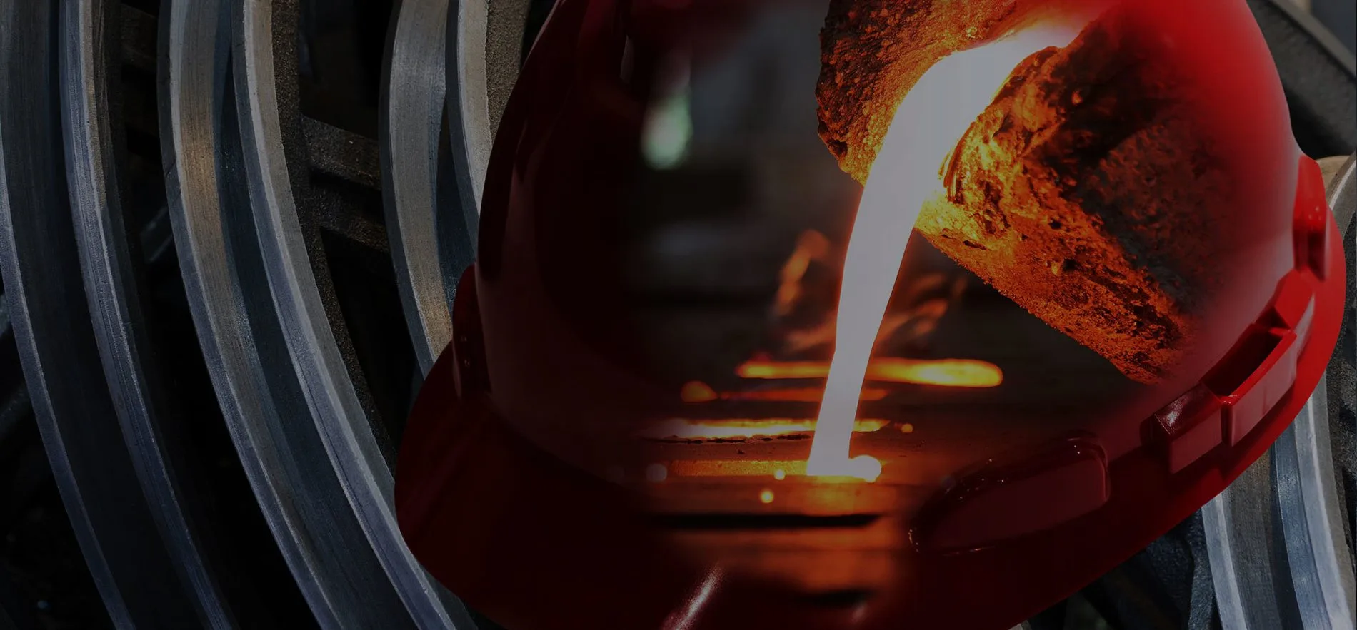 Molten metal pour at the foundry